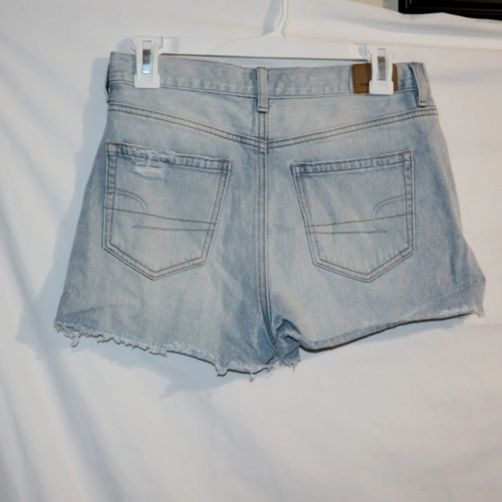 American Eagle Light Wash Jean Shorts With Snap Sides - Picture 8 of 12